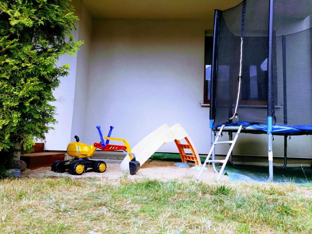 אוסטקה Komfortowy Apartament Dwupokojowy Z Tarasem I Garaz מראה חיצוני תמונה